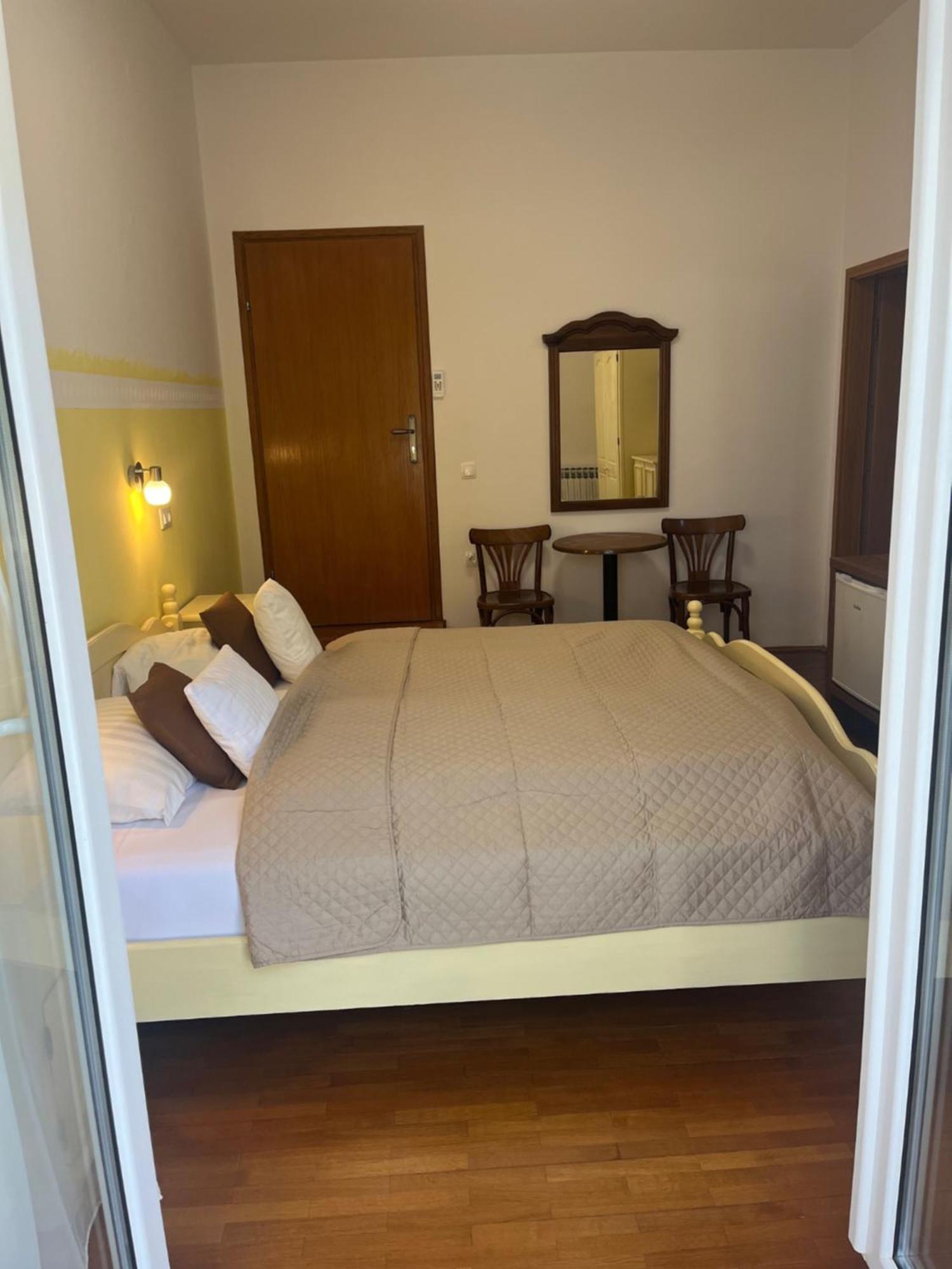 Guest House Sosi อูมัค ภายนอก รูปภาพ